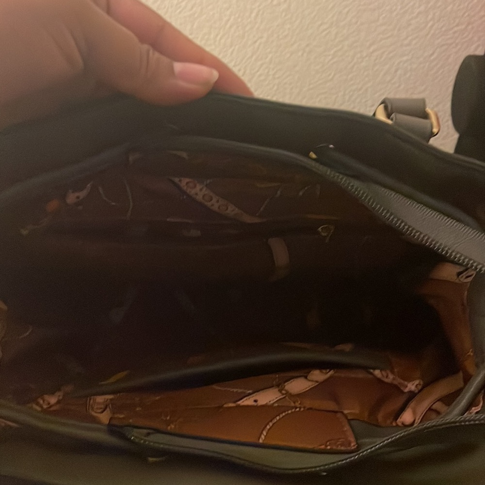 La Terre Fashion satchel style bag PETA- approved  (Vegan) - Picture 2 of 6
